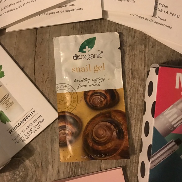 Makeup cache - Picture 4 of 12